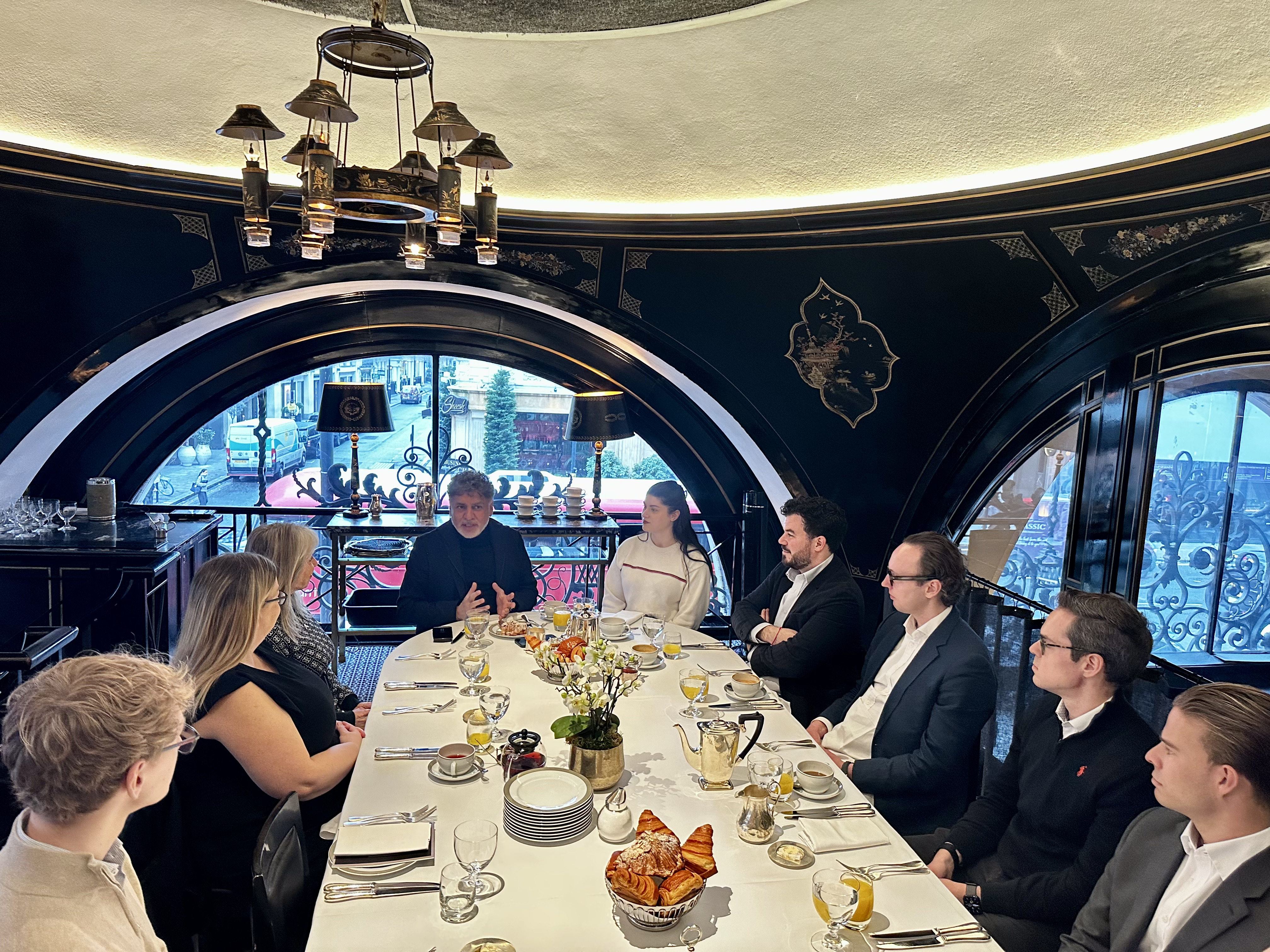 Roundtable discussion at a Hamilton Bradshaw breakfast session